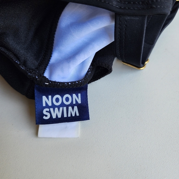 $60 Noon 1 Pc Swim Skirted Bathing Suit Black White Floral Monstera Leaf Sz 12 - Picture 7 of 12